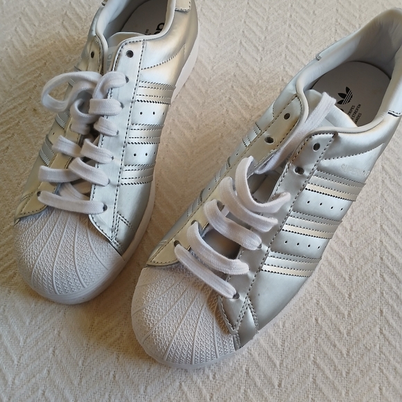 adidas ♡ superstar sneakers silver 8.5 - Picture 3 of 8